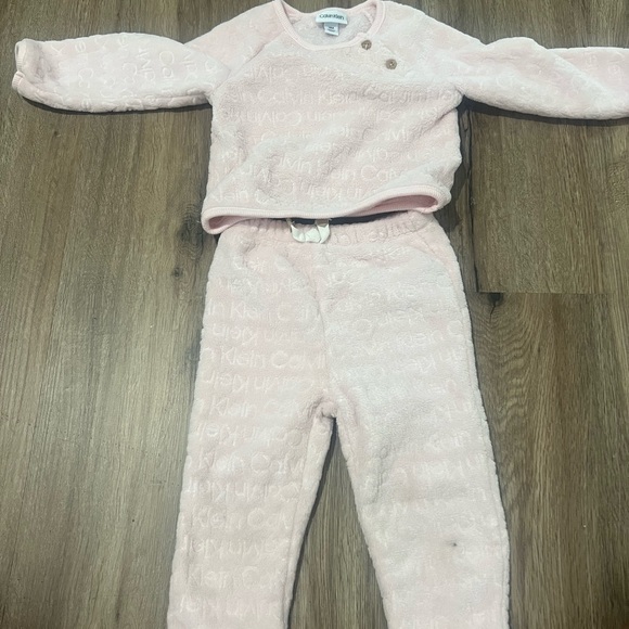 Calvin Klein Soft Pink Fleece Outfit - Picture 1 of 1